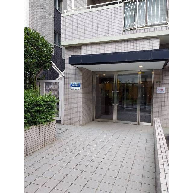 カーサグランデ本郷のエントランス