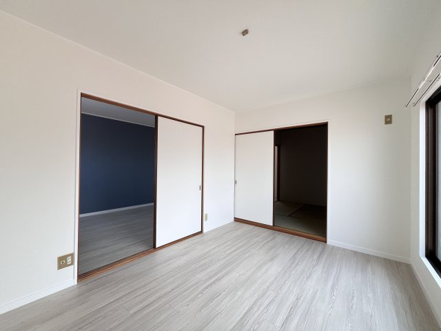 サニーハイツの洋室