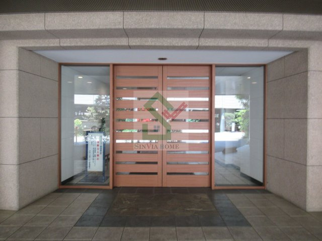 エルスタージュのエントランス