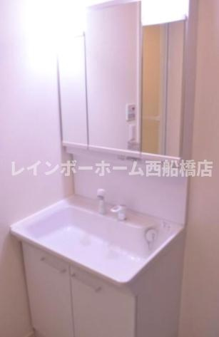 メゾンティー二の洗面所