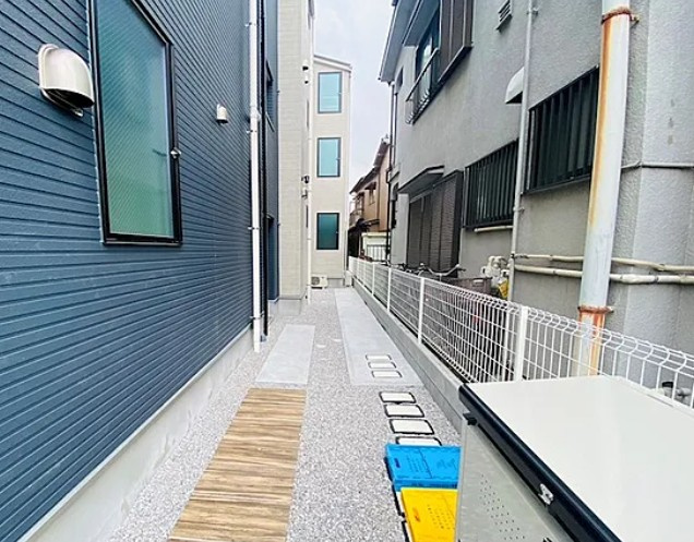 アクシス西新井のエントランス