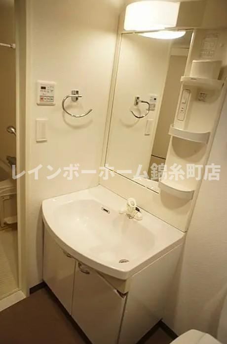 ドルチェ東京押上ツインズ弐番館の独立洗面台|※別部屋参照写真となります。