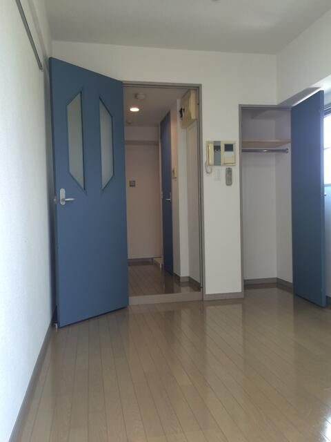 ＣＹＮＴＨＩＡ護国寺ＳｔａｔｉｏｎＰｌａｚａの居間・リビング
