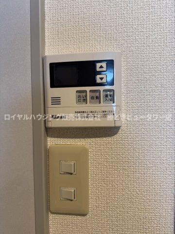 追い焚き機能・自動お湯張り機能付きです♪