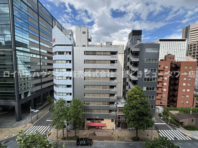 扉付き収納で見た目もすっきりです♪
