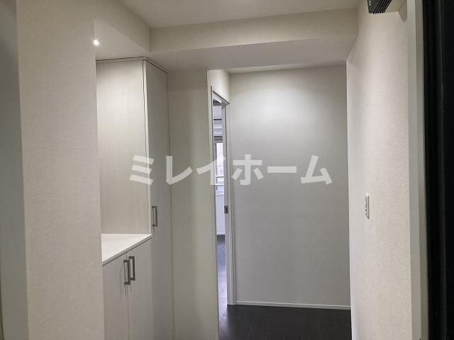 アメニティ55の玄関|同建物内、別のお部屋の参考写真になります。