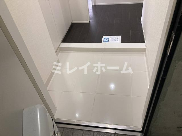 アメニティ55の玄関|同建物内、別のお部屋の参考写真になります。