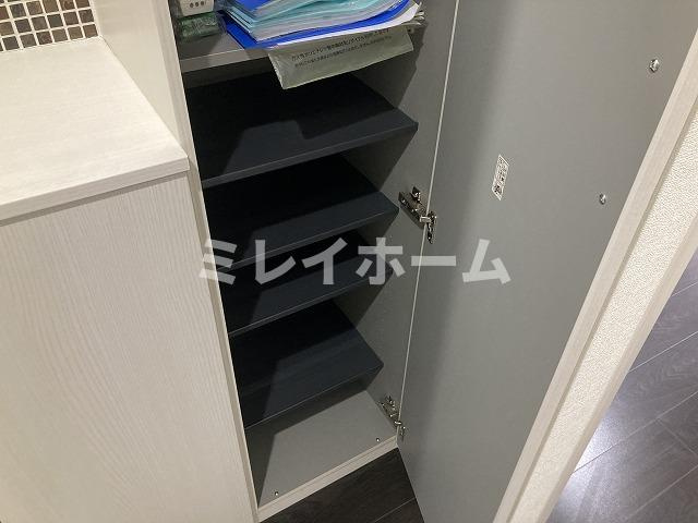 アメニティ55の玄関|同建物内、別のお部屋の参考写真になります。