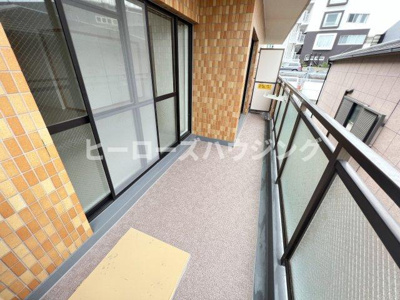 【バルコニー】 | ファミーユ | ※同タイプの写真となり、実際のお部屋とは異なる場合があります