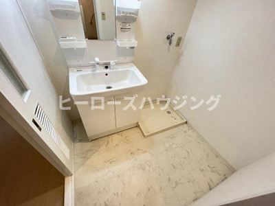 【洗面所】 | ファミーユ | ※同タイプの写真となり、実際のお部屋とは異なる場合があります