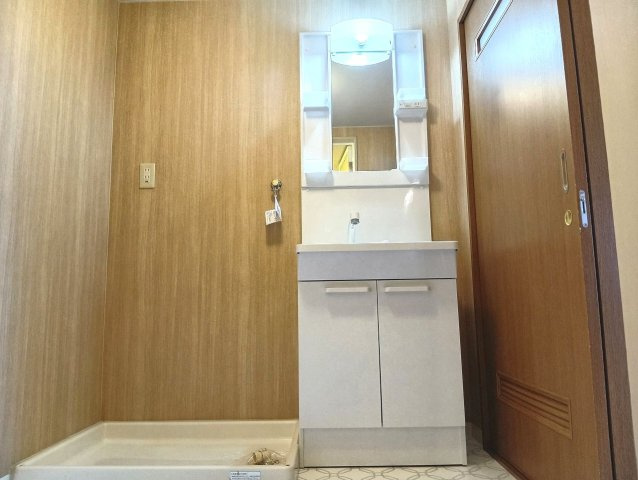 ハイツ鹿持の独立洗面台|朝の身支度には欠かせない独立洗面化粧台