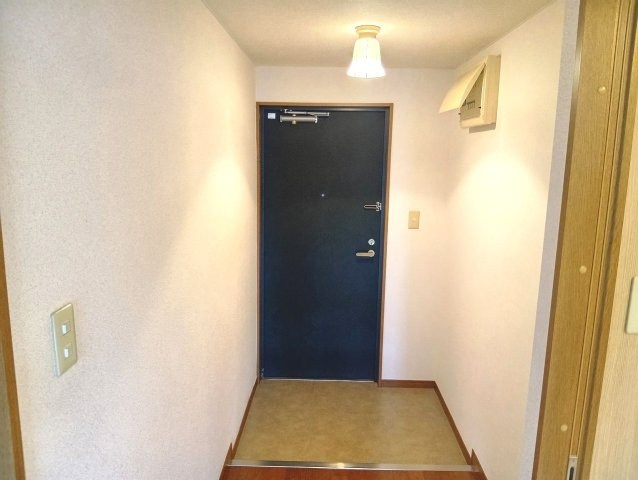 ハイツ鹿持の玄関|きれいな玄関です