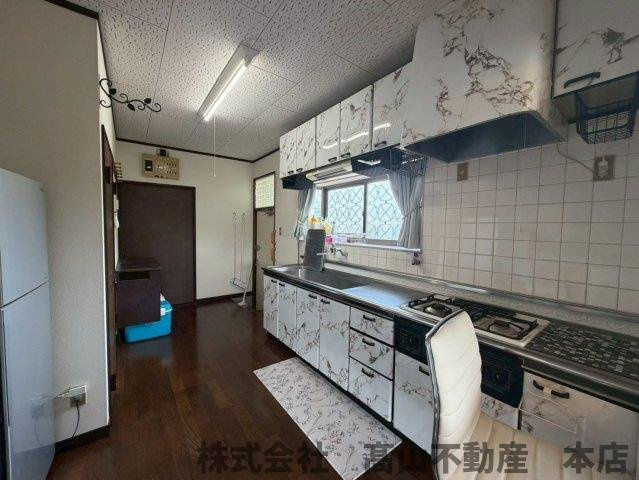 自由ヶ丘5丁目・M邸のキッチン|※家具・小物は付属しません