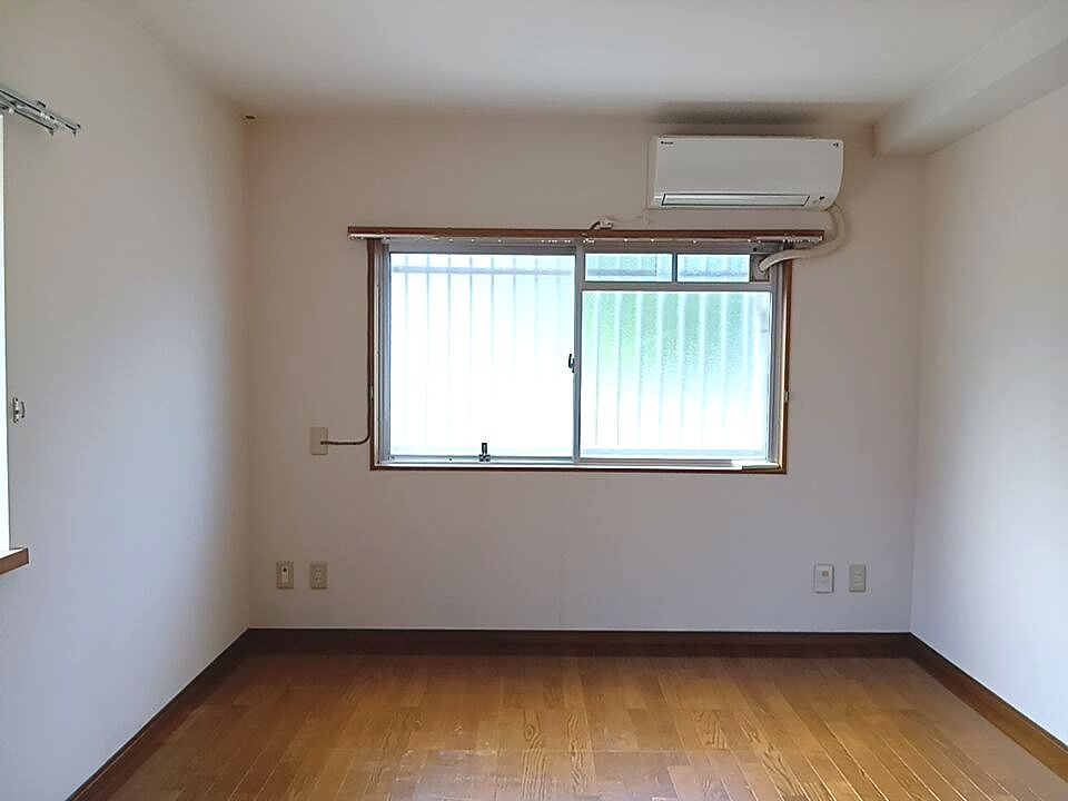 ハイツ鹿持の洋室|使い勝手のいい洋室です