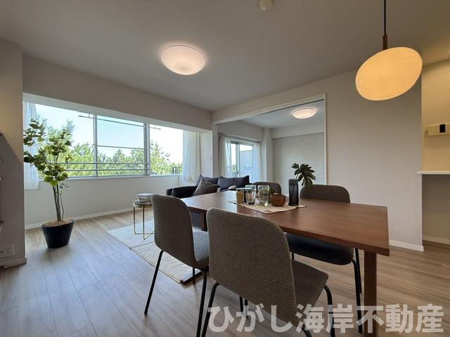 パレ平塚すみれ平参番館の居間・リビング|新規リフォーム完了！　16.3帖　LDK