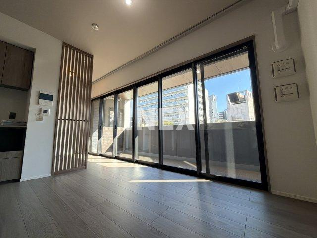 横浜市西区平沼１丁目の賃貸マンションの居間・リビング
