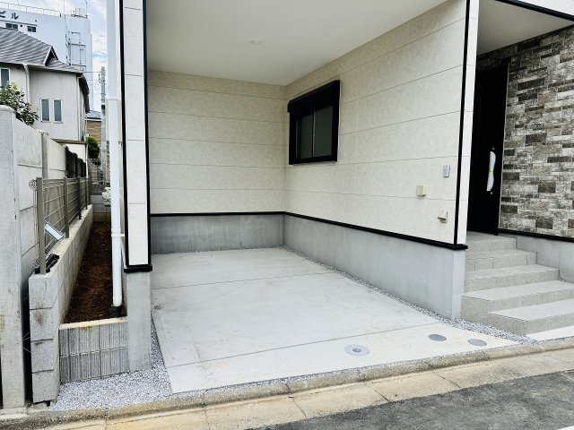八王子市　本町　新築一戸建て　５期の駐車場|～車庫1台分～