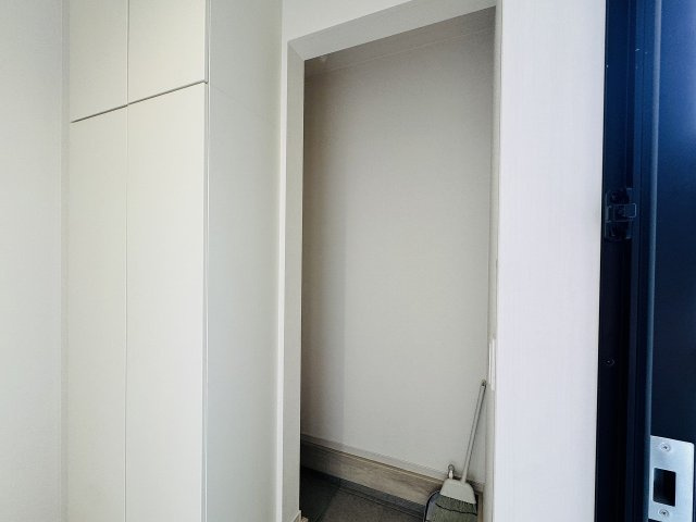 八王子市　本町　新築一戸建て　５期の玄関|～シューズインクローク付き　物が溢れがちな玄関をスッキリとした状態に保てます～