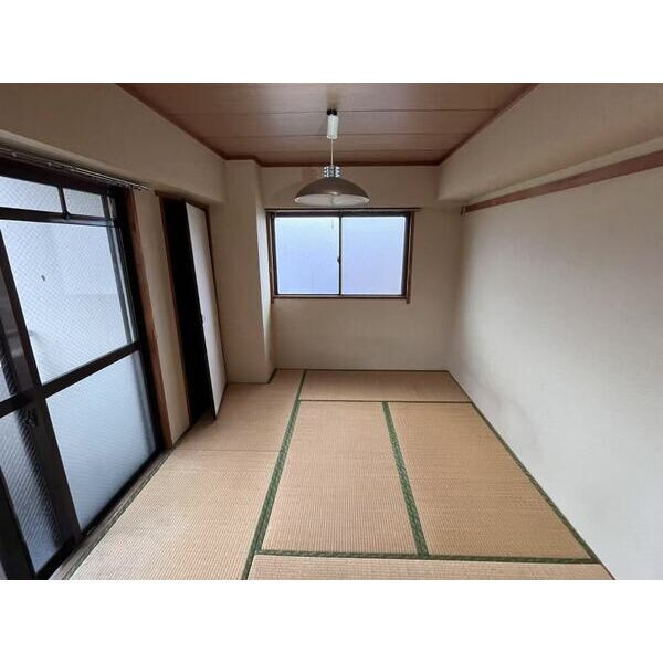 山本屋ビルの内装