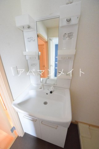 【洗面所】 | シナモン | シャワー付き洗面台です！