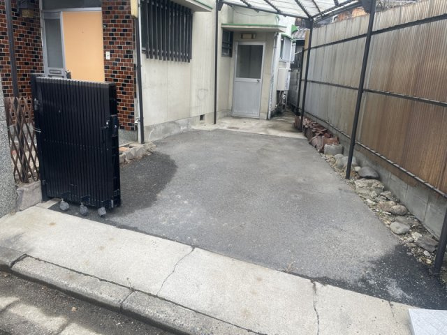 宮上町一丁目貸家の駐車場