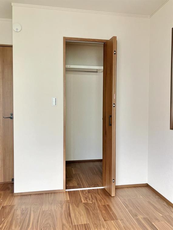 春江町戸建の収納