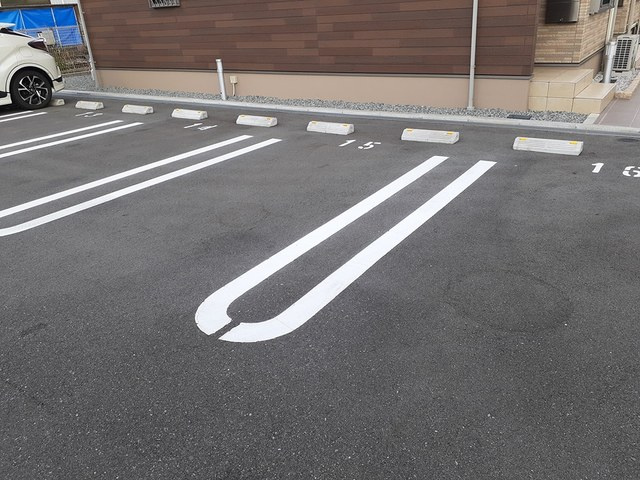 サンマリノⅡの駐車場