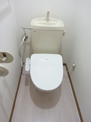 シンプルで使いやすいトイレです