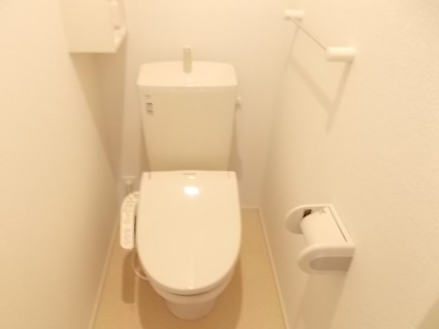 ゆったりとした空間のトイレです