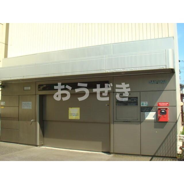 ヒルクレスト西横浜の駐車場