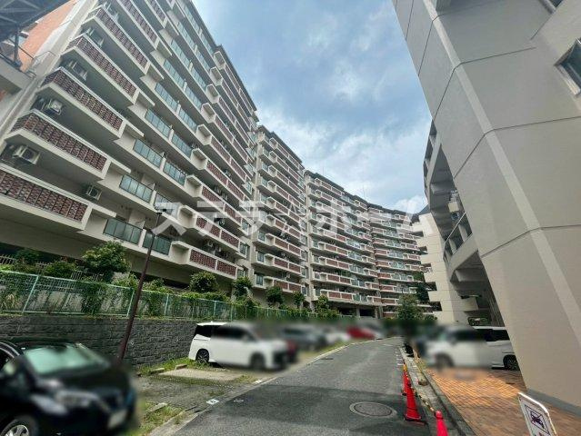 豊中野畑団地弐号棟の外観|外はこのようになっています