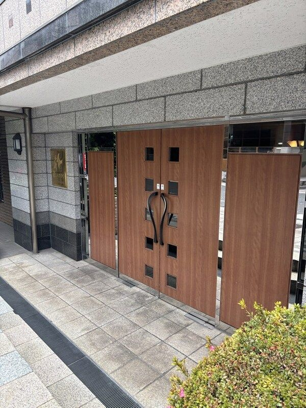イルサント代々木上原のエントランス