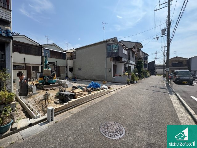 堺市西区草部　新築一戸建ての前面道路含む現地写真|周辺は落ち着いた街並みの住宅地！子育てがしやすい住環境です！まだ未完成ですが、現地でしかわからない事もございます。是非一度ご覧ください。