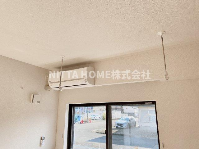 メゾン　モンターニュのその他|室内物干し設置しています＊