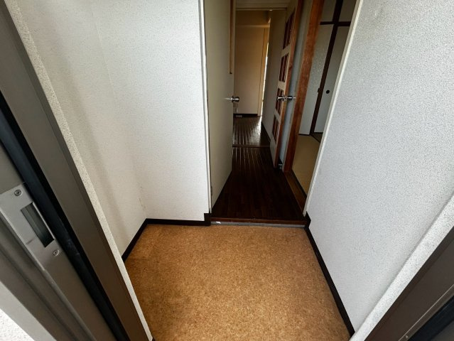 船木ハイツの玄関