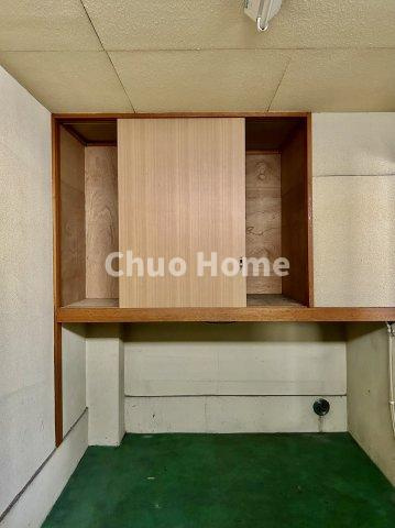 台東区清川2丁目中古住宅の収納|ガレージ内収納