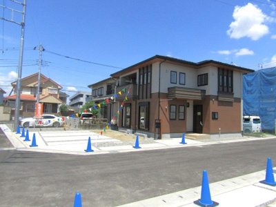【前面道路含む現地写真】 | ブルーミングガーデン甲府市宮原町　1号棟 | 前面道路含む現地写真です