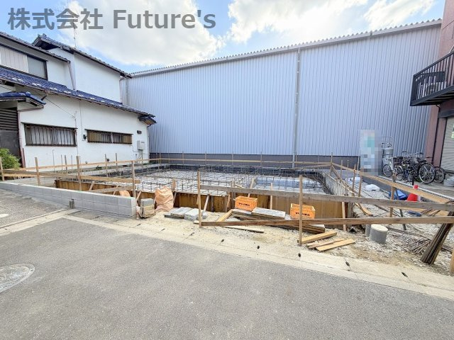 三郷市鷹野1丁目　新築戸建の外観|八木郷小学校まで徒歩2分でお子様の通学も安心