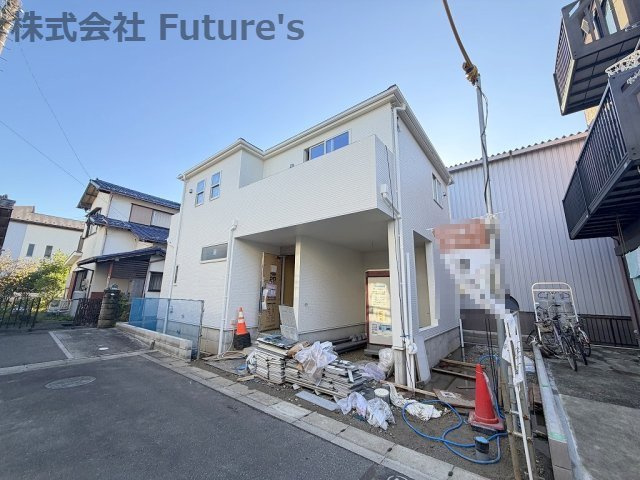 三郷市鷹野1丁目　新築戸建の外観|現地の写真になります。