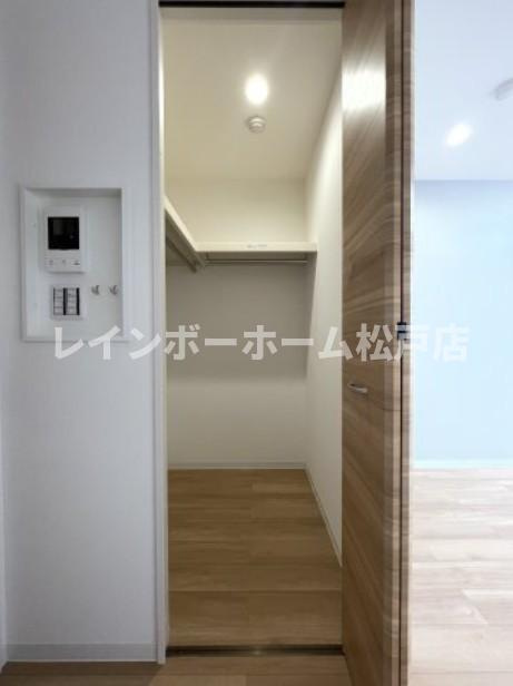 ウィンドテラス矢切の収納|便利な収納スペースです