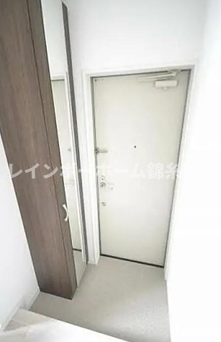 サニーコート竜泉の玄関