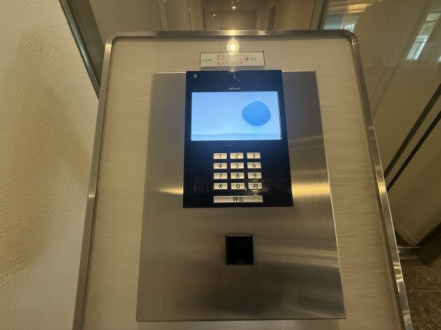 コットンハーバータワーズベイウエストの防犯設備|不審者の侵入を抑制するオートロックシステムを採用。