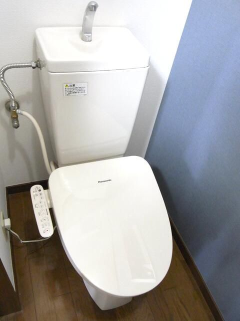 大和市桜森１丁目のアパートのトイレ