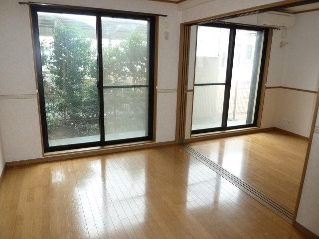 グランピリエの寝室|別のお部屋の写真です