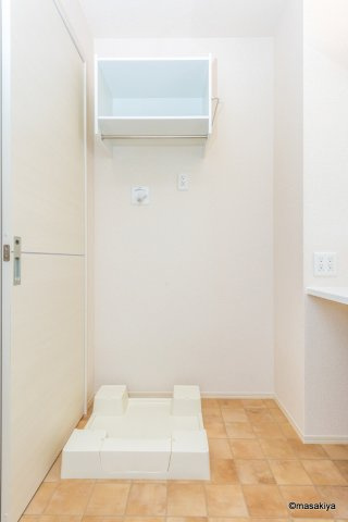 ペルソワール高田の洗面所|室内洗濯機置き場
