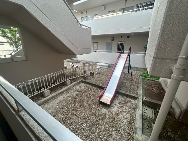 穂波マンションの庭