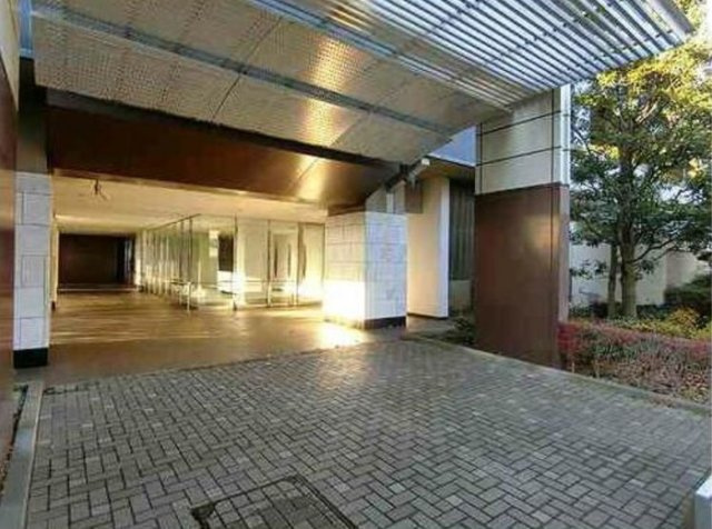 エルザ世田谷のエントランス|エルザ世田谷：「千歳烏山」駅徒歩６分！