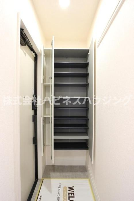 クラレットA棟103の玄関