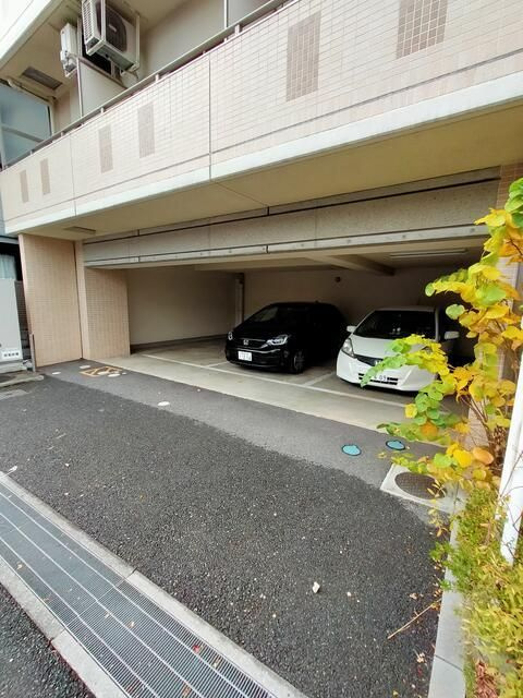 ソレアードスィエテの駐車場