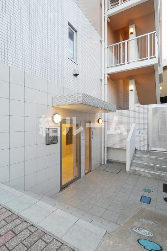文京区小石川３丁目の賃貸マンションのエントランス